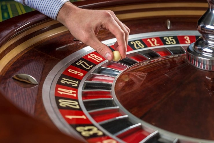 Pengguna mengakses peta77 melalui ponsel untuk permainan live dealer